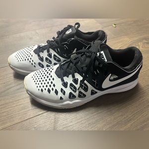 Nike trade speed 4